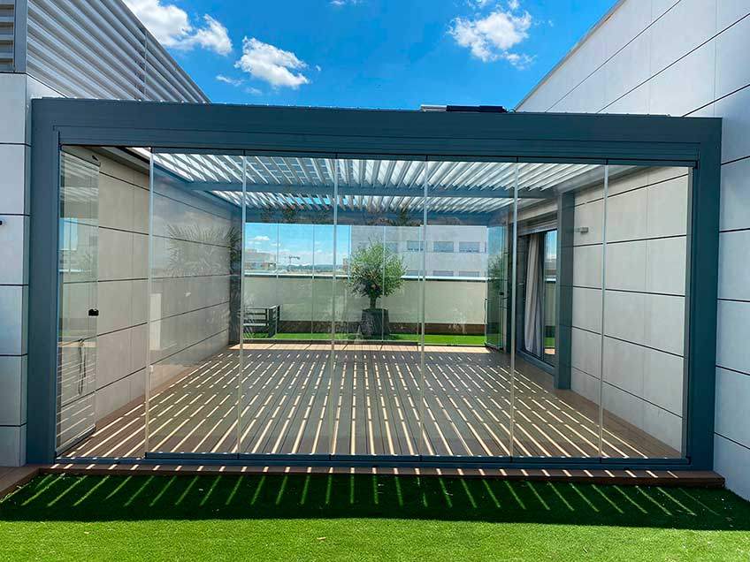 Cerramiento con cristal en Madrid